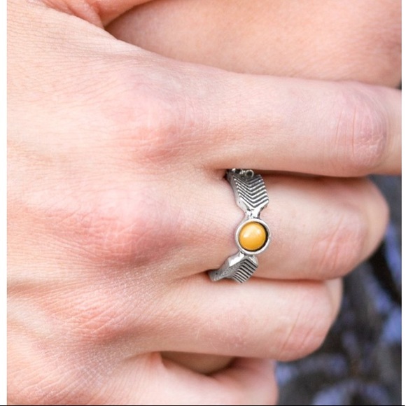 Awesomely Arrow- Dynamic Yellow - Picture 2 of 3